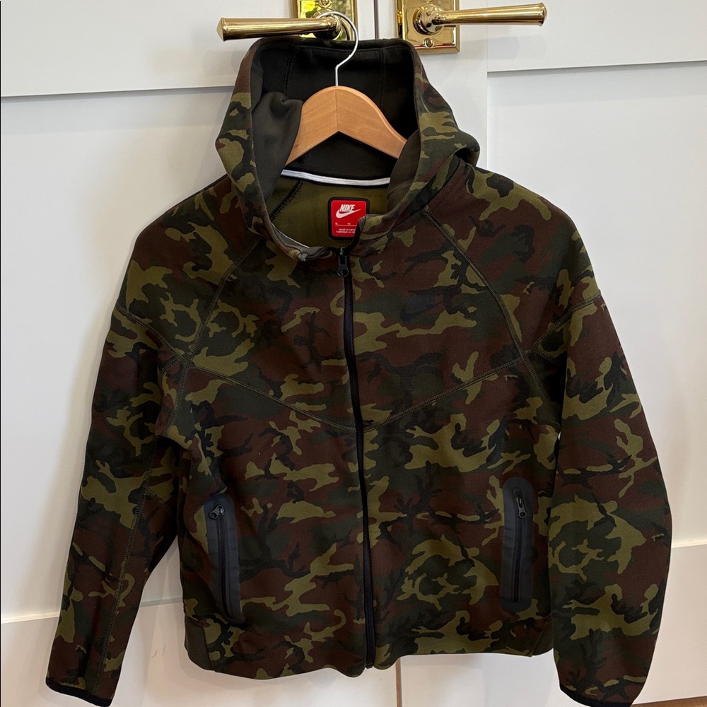 Nike Tech Fleece Camo Zip-Up Hoodie (XL)